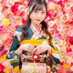 TikTokで話題の八木沢あやが艶やかな振袖姿を披露