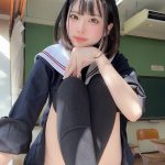 ごみちゃん、安心できない絶妙アングルの制服コスプレにファン歓喜！