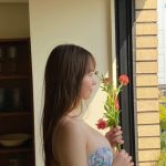 NMB48・本郷柚巴、豊満バストで釘付けの自撮りオフショットにファン歓喜