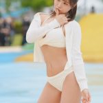 【写真特集】本郷愛、王道白ビキニで魅せる美くびれライン＜近代麻雀水着祭2023＞