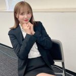 NMB48・堀詩音、スーツでのぞかせた太ももで釘付け！