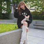 台湾の人気チアリーダー・リン・シャン（林襄）、パーカーコーデで太ももチラリ