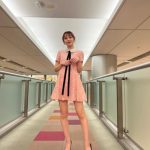 美脚ウマ女・神部美咲、ミニワンピから美脚をスラリと披露！「反則級の美脚」「美脚過ぎて、震える」の声も