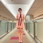 美脚ウマ女・神部美咲、ミニワンピから美脚をスラリと披露！「反則級の美脚」「美脚過ぎて、震える」の声も