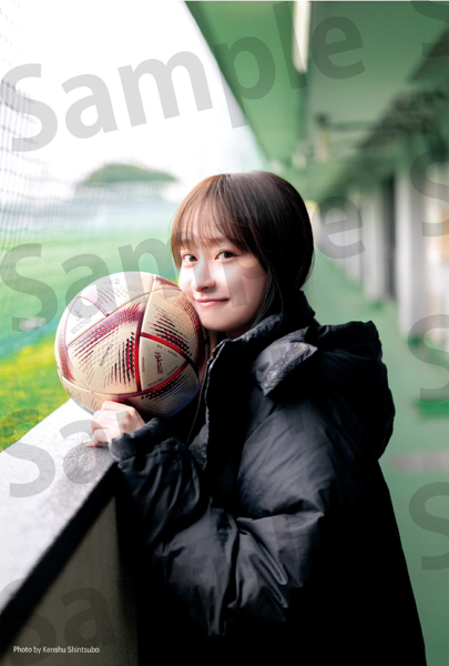 日向坂46・影山優佳、どのカットも愛おしい写真集書店別の特典ポストカード図柄が公開！