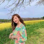 小松彩夏が華やかワンピース姿を披露「う、、、美しい、、、」「絵画みたいだ！！！」と反響も