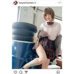 コスプレイヤー・火将ロシエル、キワドいアングルで太もも見せる制服コスプレ！