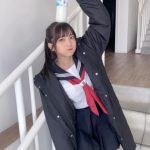 「引越し侍」黒嵜菜々子（Peel the Apple）、セーラー服で生脚チラリ！「現役すぎ」「似合うね！！」の声も！！