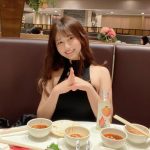 佐藤かれん、ノースリーブで食べる火鍋にモリモリ！