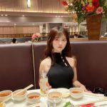 佐藤かれん、ノースリーブで食べる火鍋にモリモリ！