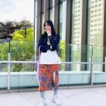 のん、スリットから美脚見せの私服コーデにファン歓喜！