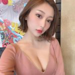 志田愛佳、胸元ざっくりキャバドレス姿で自撮り！