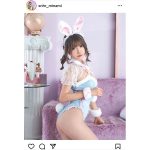 コスプレイヤー・篠原みなみ、バニーガールに扮して美尻ライン見せつけ！