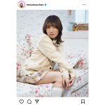 コスプレイヤー・霜月めあ、制服スカートから太もも見せつけ！