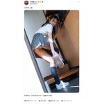 コスプレイヤー・つなまよ！がメガネっ娘に扮してパンチラ！