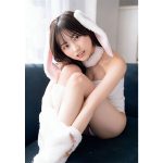#ババババンビ・宇咲、可愛さ凝縮のうさ耳グラビアで透明肌全開！