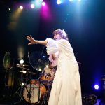 【ライブレポート】宇徳敬子、ソロデビュー30周年とバースデーを記念したアニバーサリーライヴで声出し解禁