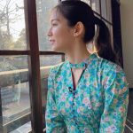 吉岡里帆、美麗な横顔ポートレートで魅せる