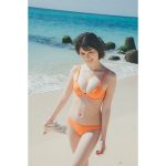 冴木柚葉、沖縄でフレッシュなビキニ姿を披露