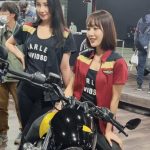 レースクイーン・安倍有里子、吉川ゆのが第2回名古屋モーターサイクルショーに登場！ハーレーダビットソンブース盛り上げる！