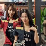 レースクイーン・安倍有里子、吉川ゆのが第2回名古屋モーターサイクルショーに登場！ハーレーダビットソンブース盛り上げる！