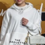 【動画】元HKT48・矢吹奈子が生脚チラリ！大人可愛いFENDIミニ丈スタイルでお目見え！