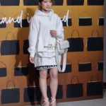 【動画】元HKT48・矢吹奈子が生脚チラリ！大人可愛いFENDIミニ丈スタイルでお目見え！