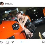 ラウンドガール・新唯、肌見せミニワンピで美脚披露「セクシーだしカワイイし最強！」とファン歓喜！