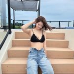 阿久津真央、黒ブラ１枚で豊満ボディを披露「エロかわかっこよ！」「ほんまに好き」とファン歓喜