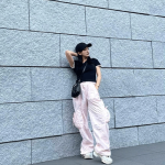 板野友美、メンズライクな私服姿をアップ「この感じドストライク」「最高だね」とファン歓喜