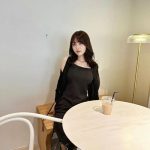 新田さちか、美肌見せワンピでうなじがチラリ「お美しい」「セクシーでたまらん」とファン歓喜