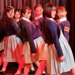 【動画】少女歌劇団ミモザーヌ・Team Flower、スカートをひらりと揺らし「愛の速度」を披露！東京で『Golden-Live』開催！