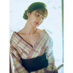 武藤十夢、はだけた浴衣姿で艶美なグラビアを披露