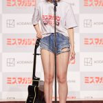 【写真特集】一ノ瀬瑠菜（シャルロット）、グラビアデビュー果たした逸材が弾き語りを披露！「ミスマガジン2023」ベスト16お披露目