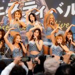 【写真特集】CYBERJAPAN DANCERS、超ミニなデニムパンツで美脚披露！セクシーなダンスに会場釘付け！