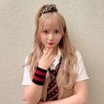 NMB48・堀詩音が制服ギャルに変身！大胆な美脚披露に「見えそうでドキドキ」