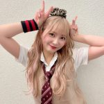 NMB48・堀詩音が制服ギャルに変身！大胆な美脚披露に「見えそうでドキドキ」