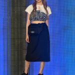 【写真特集】AKB48・本田仁美、ヘソ出しY2Kファッションで悩殺ウインク！＜KCON JAPAN 2023×TOKYO GIRLS COLLECTION＞