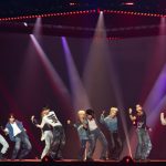 【写真特集】INIがデニム衣装で「KCON JAPAN」初日に登場！圧巻のダンスパフォーマンスで魅せる＜KCON JAPAN 2023＞