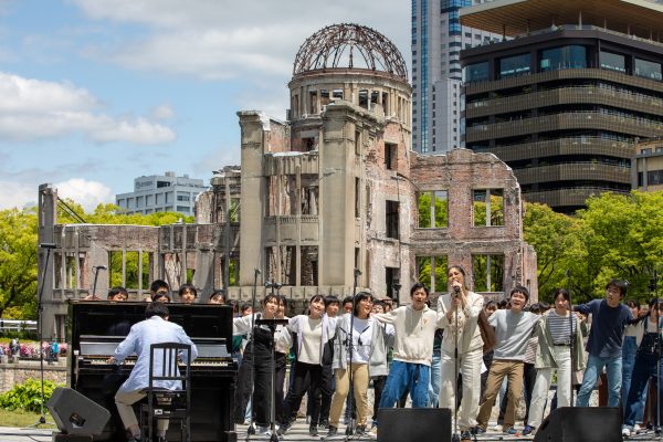 AI、G7広島サミット期間中に『アルデバラン』を平和への願いを込めて生歌唱