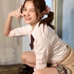 桃月なしこ、制服ギャルの無防備パンチラに歓喜の声ぞくぞく！