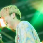 のん、捻挫で椅子に座りながらも大熱唱！