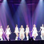 NiziU、ミニ丈衣装で脚線美全開！「KCON JAPAN」初日のSHOWに登場＜KCON JAPAN 2023＞