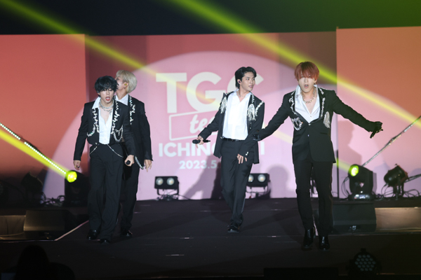 【写真特集】OWVがトリで登場！4人のダイナミックなパフォーマンスに会場熱狂！＜TGC teen ICHINOSEKI 2023＞