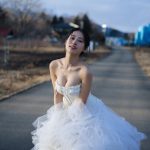 澄田綾乃、ウエディングドレスから肌見せビキニまで！メリハリボディを存分に収めたデジタル写真集配信中