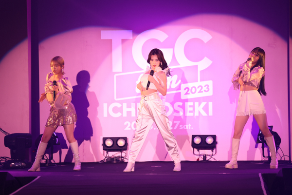 【写真特集】iScreamがお腹見せのステージ衣装で息の合ったパフォーマンスを見せる！＜TGC teen ICHINOSEKI 2023＞