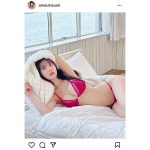 #2i2・天羽希純、赤いランジェリーが刺激的なセクシーオフショット公開