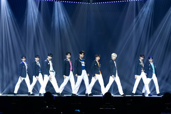 【写真特集】ZEROBASEONE、制服風衣装で初々しいパフォーマンス！＜KCON JAPAN 2023＞