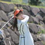 美人すぎるラウンドガール・雪平莉左がゴルフレッスン番組でナイスショット連発！