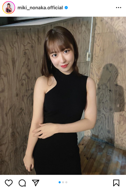 モー娘。野中美希、ノースリ肩出しのタイトワンピースをセクシーに着こなし！